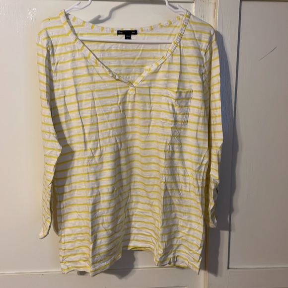 FOUR long sleeve shirt BUNDLE!! - Picture 5 of 8